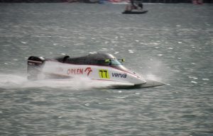 Shaun Torrente Amankan Pole Position Race F1 Powerboat Danau Toba 2023