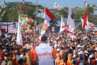 Puluhan Ribu Masyarakat Padati Jalan Sehat Bareng Anies Baswedan di Salatiga