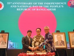 Wamendag Menghadiri Perayaan Hari Kemerdekaan dan Hari Nasional ke-53 Bangladesh